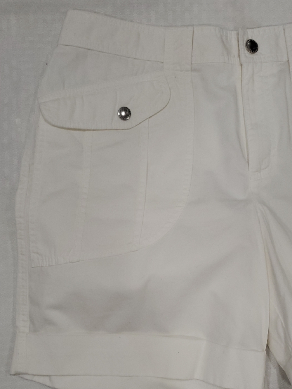 Lauren Ralph Lauren White Bermuda Pocket Shorts - Picture 2 of 13